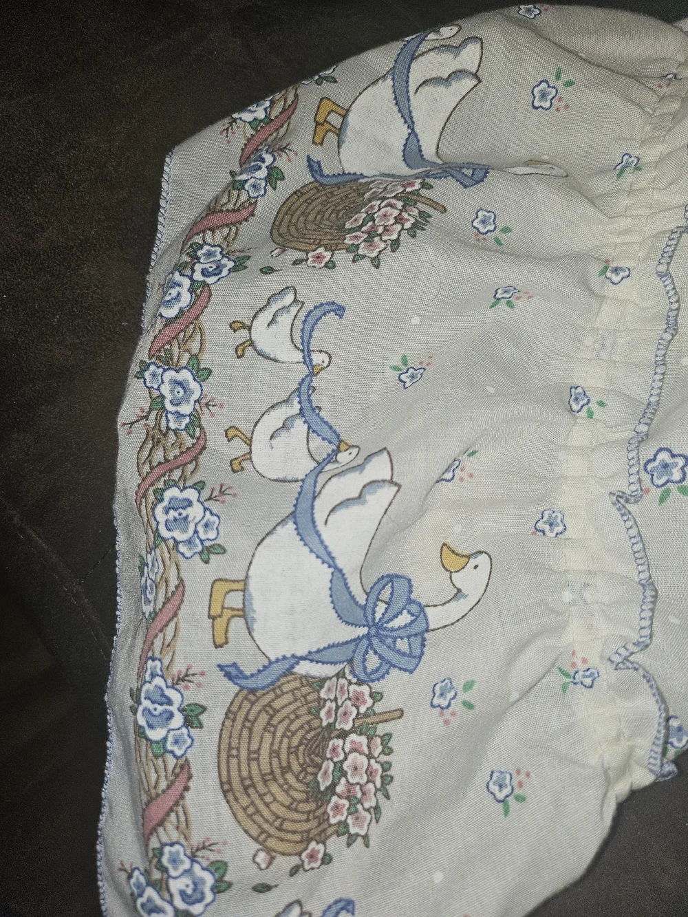 Cottage Core Geese Mom And Babies Set Of 4 Goes Between Box Spring And Matress